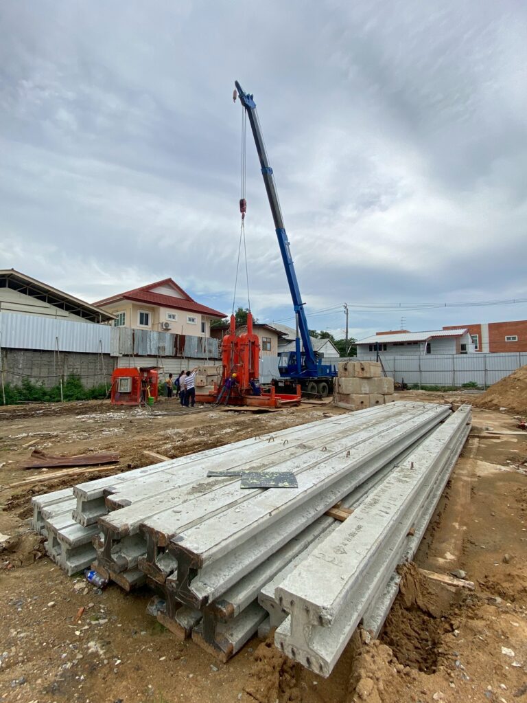 หน้างานเสาเข็มกด jack in pile I26 จำนวน 150 ต้น ซอยลาดพร้าว 35