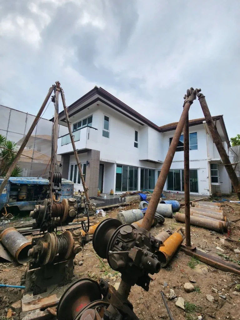 ผลงานที่ผ่านมา งานเสาเข็มเจาะระบบแห้ง Ø0.35 เมตร สำหรับต่อเติมบ้าน